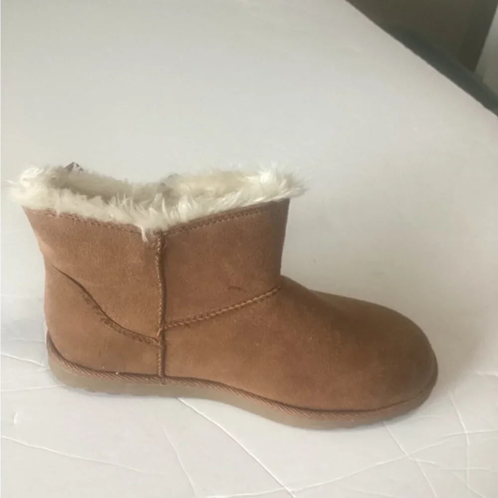 Brown Faux Fur Lined Ankle Boot with Bow girls size 4 left boot only